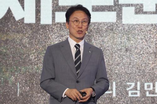 金총리, 당대표 출마 시사…"당원의 바다에서 민주 황금시대"