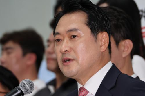 장동혁 "참여", 김문수 "검토"…국힘 반탄주자, '전한길 참여' 유튜브 출연하나