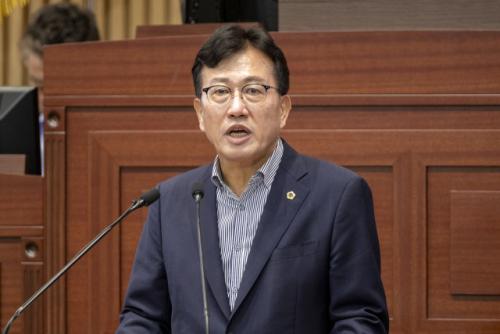 교통·자동차부품·교육·발해마을 지원 촉구한 이철식 경북도의원
