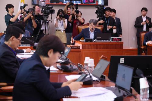 [속보] '방송3법' 개정안, 법사위 전체회의 통과