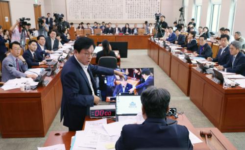 [속보] 노란봉투법, 법사위 통과…4일 본회의 상정