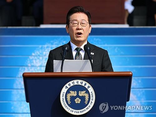 李, 국군의날에 ‘전작권 회복’ 쐐기…北 핵보유 상황서 정찰자산·美전시증원 우려