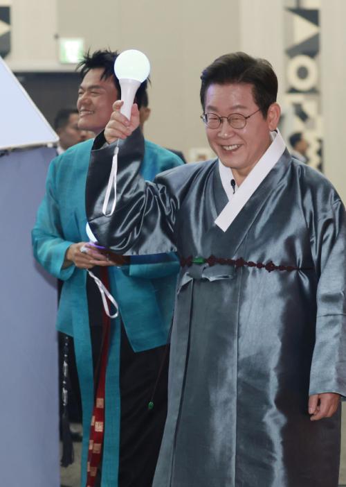 [속보] 李대통령 "K팝은 민주주의와 닮았다"…JYP "중요한 건 대통령의 진심"