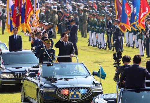 전작권 '전환' 대신 '회복' 외친 李대통령…자주국방 의지 강조