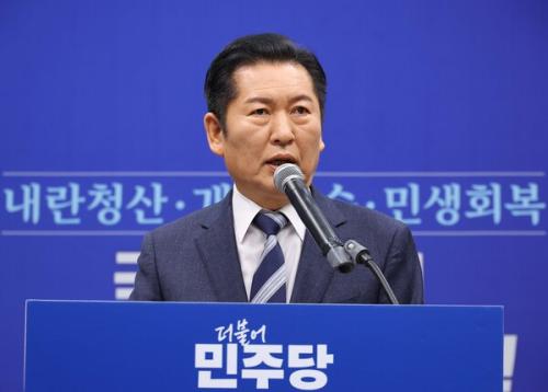 지선 1대1 대결?…정청래 "같이 치르자" 조국 "국민·당원 목소리 경청"