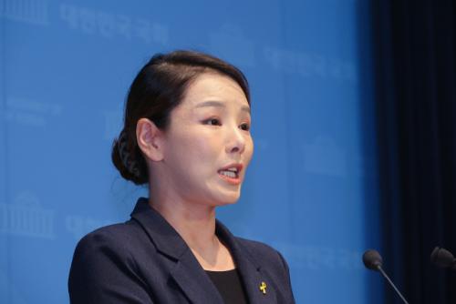 '성비위 가해자 지목' 김보협 "성추행·성희롱 없었다"…강미정에겐 "노래방 앞장서"