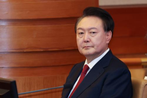 前 수방사령관 "尹, 문 부수고 끄집어내라 해…정상 아니라 생각했다"