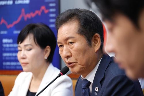 "대법원장이 뭐라고" 정청래 발언 거센 후폭풍…"오만이 도를 넘어"