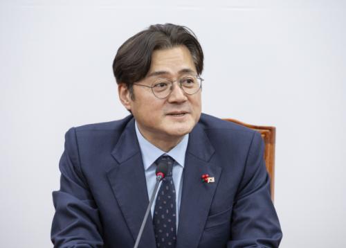 [속보] 홍익표 "李대통령, 장동혁 대표 병문안 지시…쾌유 기원"