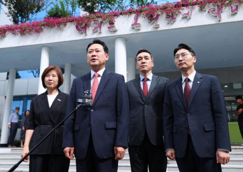 국민의힘 장외투쟁 나서나…"李 대통령 5개 재판부터 재개하라"