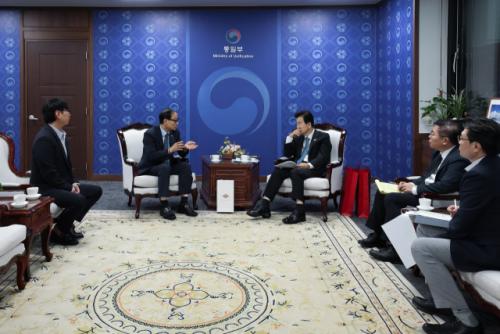 이 대통령 '엔드 이니셔티브' 북한 호응할까? 아직 회의론 팽배