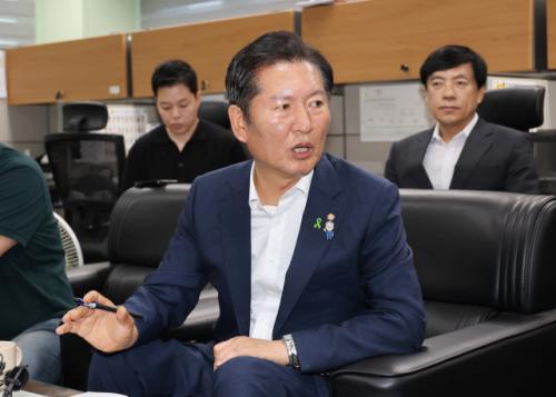 [속보] '국힘 정당해산' 재언급한 정청래…"국민적 요구 높아질 것"