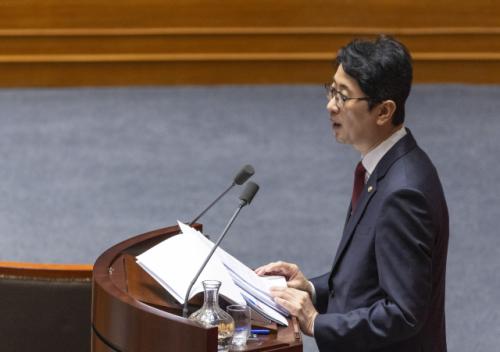 與 배임죄 폐지 추진, 野 "대통령 면죄부" 잇단 성토