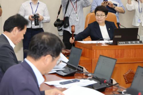 "액상형 전자담배도 담배"…담배사업법 개정안 기재소위 통과