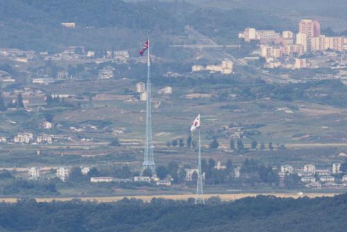 '사실상 핵보유국' 수차례 언급한 트럼프, 김정은 제안 받아들이나