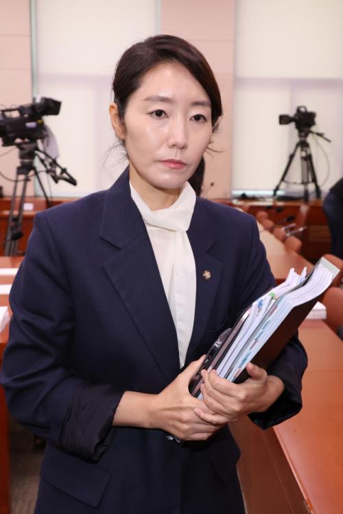 [속보] 주진우 "강선우 쓰레기 치운 보좌진 모멸감, 사퇴해"…與 "여론 보겠다"