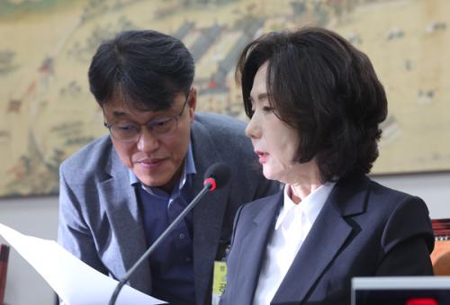 오죽했으면...이진숙 '청문회 과외' 포스트잇 논란