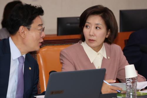 나경원, 윤희숙 겨냥 "무차별 내부총질 끊이지 않아…자해행위 제발 멈추자"