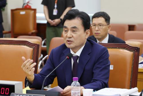 복무기간 논란 안규백 “나는 병무행정의 피해자”