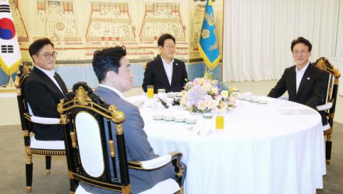 李 대통령, 국회의장·총리와 만찬…"국회의 국민주권 실현 지원"