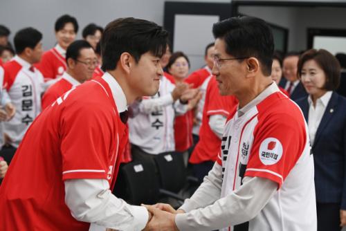국힘 새 사령탑에 최연소 35세 김용태…단일화 대비 교두보 역할 맡나