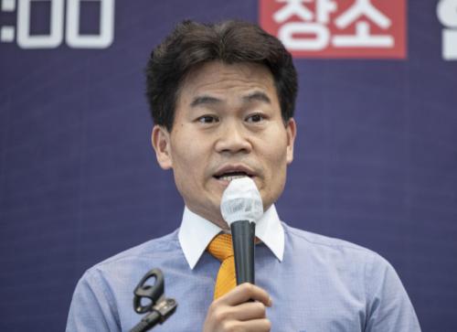 '전한길 입당' 지적에 신동욱 "민주당도 김어준과 얘기, 친북도 품어"