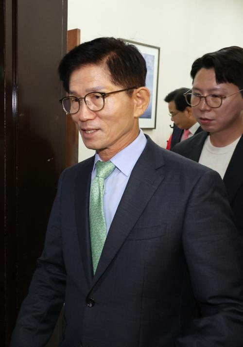 김문수 "무기력한 당 안타깝다…당 대표 출마는 날짜 나오면 얘기"