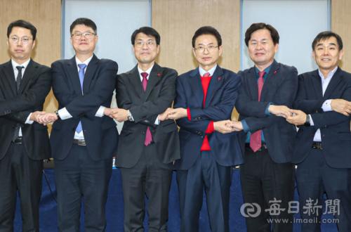 [TK행정통합] 이철우 "2월 중 특별법 통과", 김정기 "새 지방정부 창출", 우동기 "이제 정치권이 미래 결정"