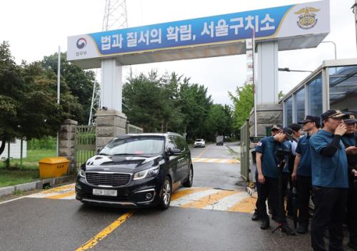 尹 전 대통령 강제구인 실패한 특검팀…구속영장 후회하나