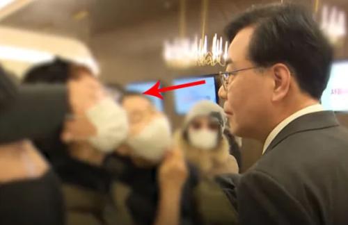 "너 잘만났다! 정신차려!" 항의 쏟아지자…우뚝 서 신경전 벌인 송언석