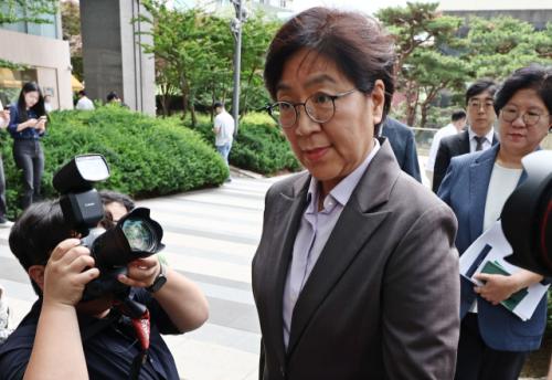 정은경, '농지법 위반' 해명했지만…전 땅주인 부인은 "사실상 내가 농사"