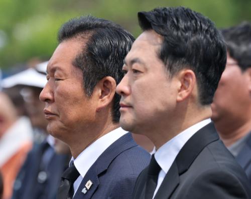 서울시장 승리가 신호탄?…국민의힘, 민주당 지지율 턱밑 추격