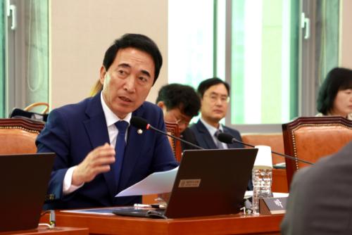 박수현 의원 "지역신문 발전기금 복원, 사무국 신설 해야"