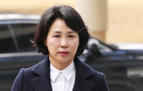 "김혜경 2심도 연기" 주장까지…이재명 "법·상식 따라 판단 믿는다"