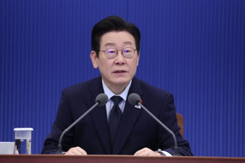 李대통령 "검찰개혁·보완수사권, 당에서 숙의하고 정부는 의견 수렴"