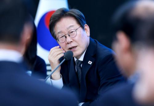 광주 군공항이전 직접 챙긴다는 李 대통령, 'TK신공항은요?'