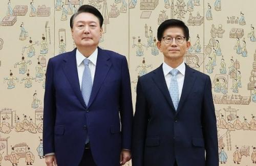 김근식 "김문수, 尹 출당시키고 부정선거신봉·전광훈 세력과 절연해야…친윤 생명연장 안돼"