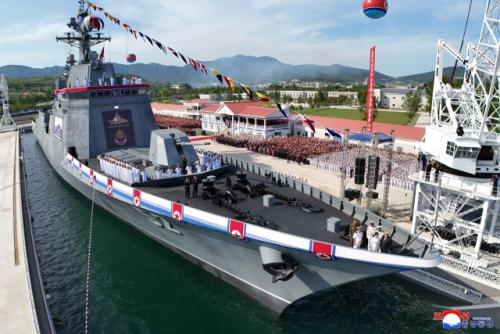北, 지난달 좌초됐던 구축함 강건호 진수식…"내년 2척 추가 건조"